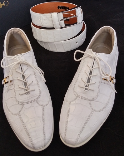 продается обувь из белого крокодила