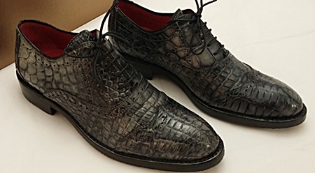 продается женская обувь из кожи крокодила