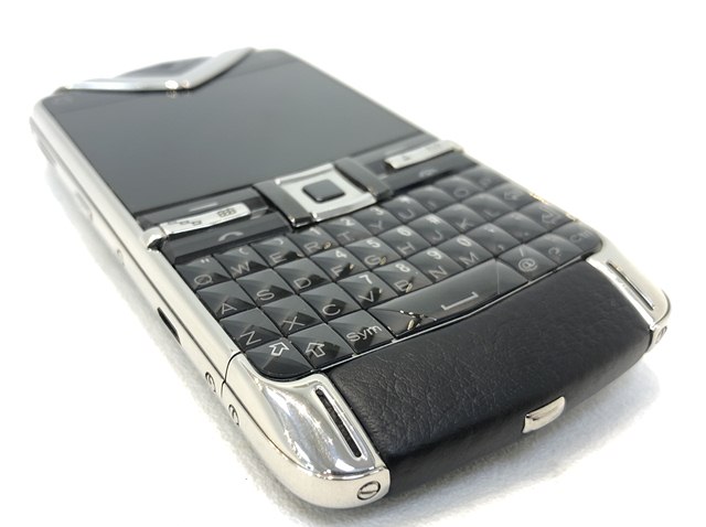 продается vertu constellation quest black