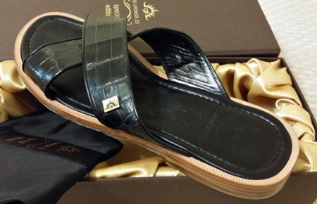 сандалии из крокодила