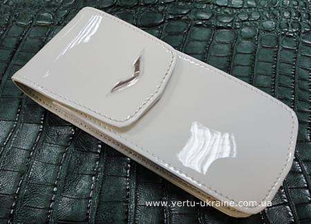 Продается чехол к Vertu  Constellation Pure White