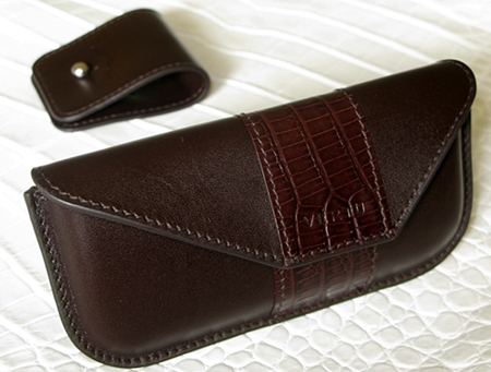 Продается чехол к Vertu Constellation.