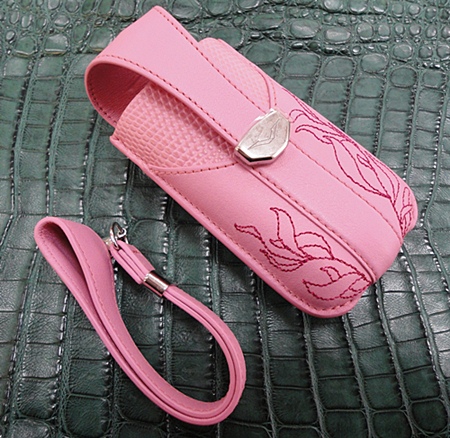 продается чехол  к Vertu Constellation